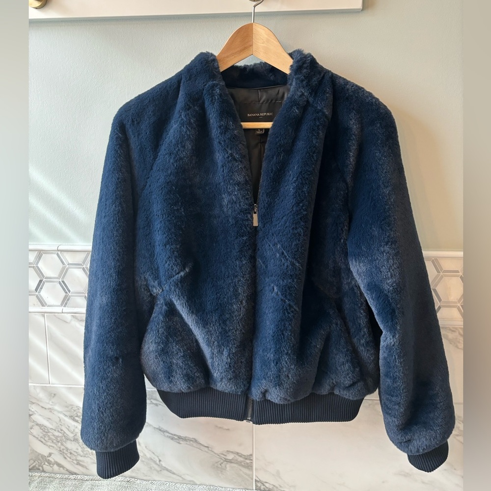 Banana Republic Factory faux fur navy blue women’s jacket